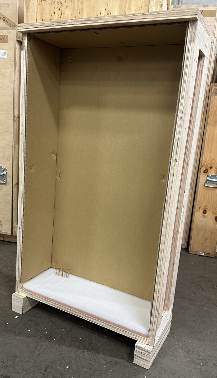 BK188 aussen74x30x133cm  innen68x24x118,5cm – Bild 2