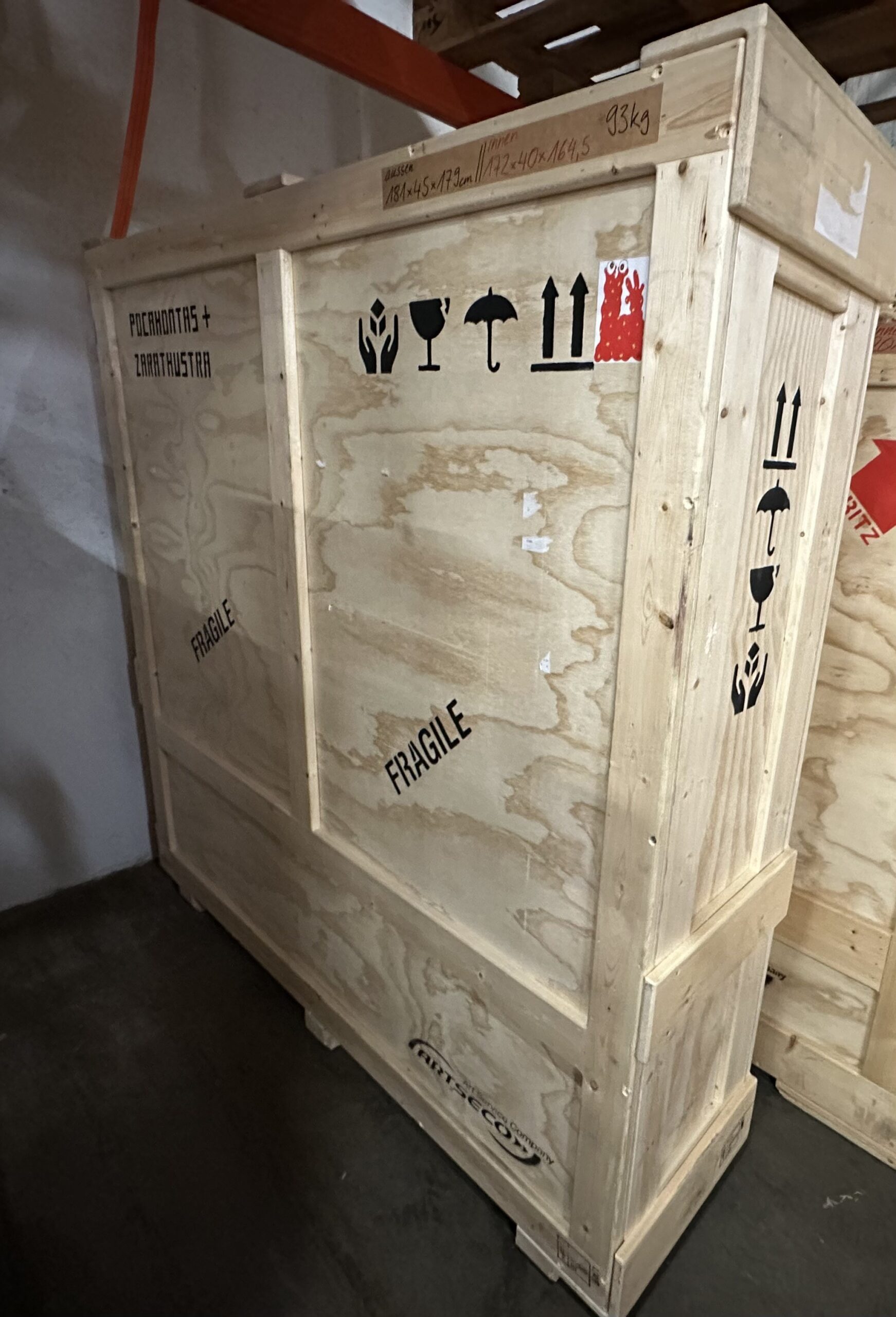 BK217 aussen181x45x179cm// innen172x40x164,5cm// 93Kg